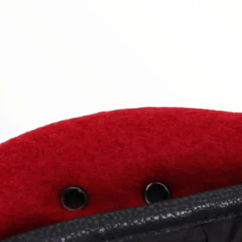 Armée beret rouge