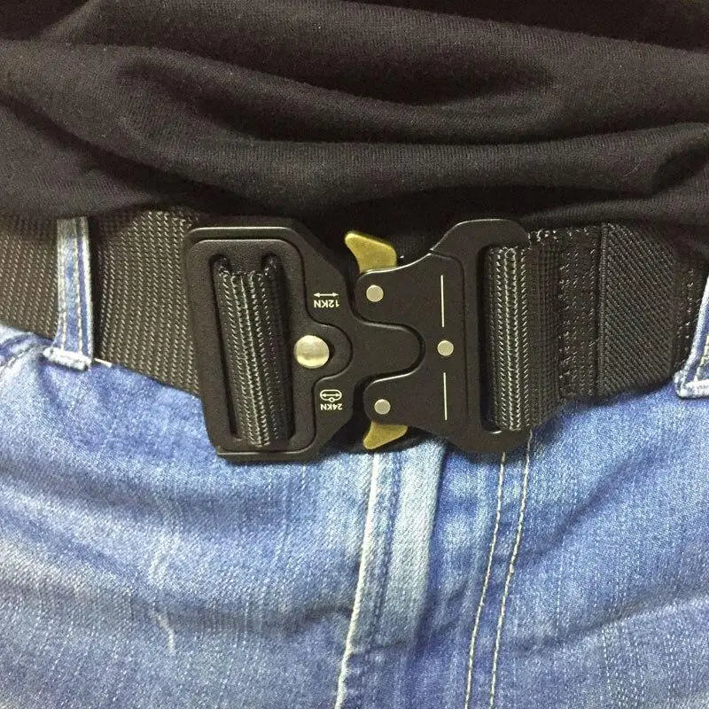 CEINTURE MILITAIRE AVEC BOUCLE EN MÉTAL