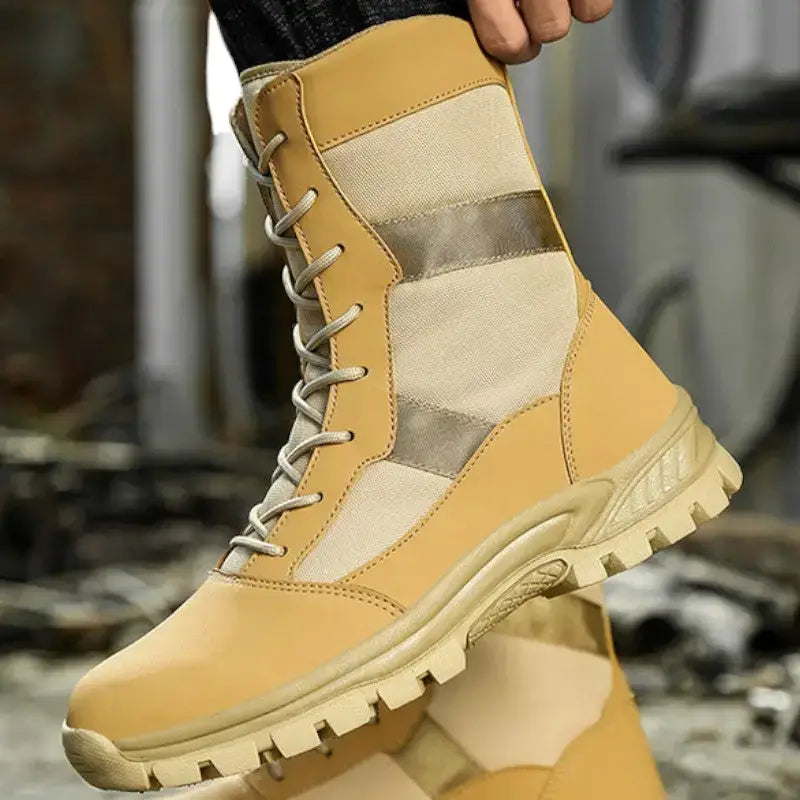 Chaussure de combat armée