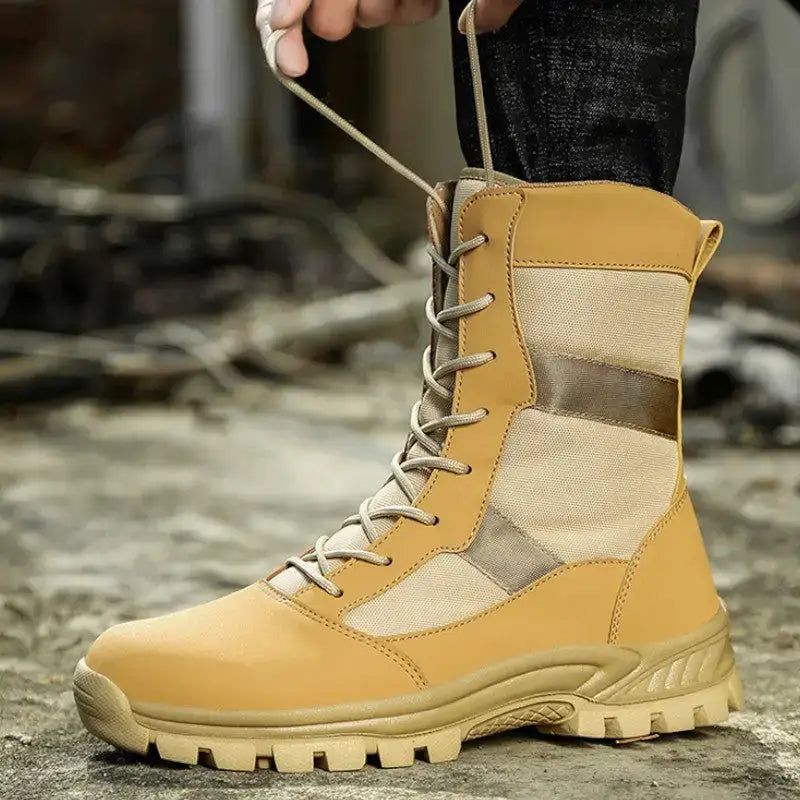 Chaussure de combat armée