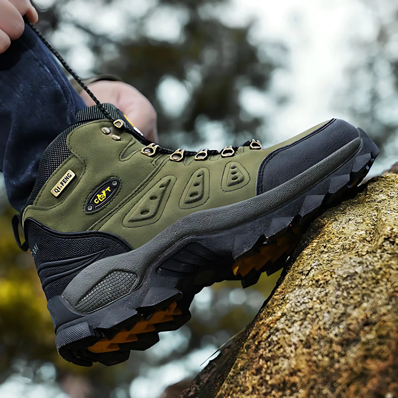 Chaussure de randonnée montante