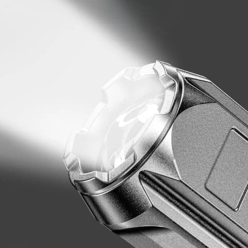 Lampe torche puissante militaire interdite