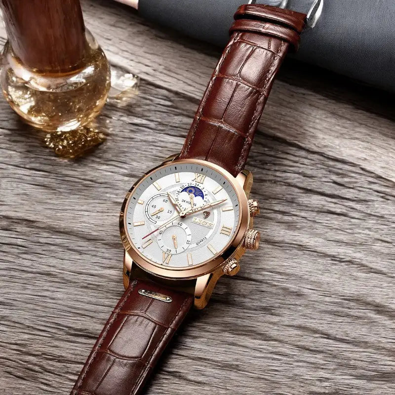 Montre analogique en cuir