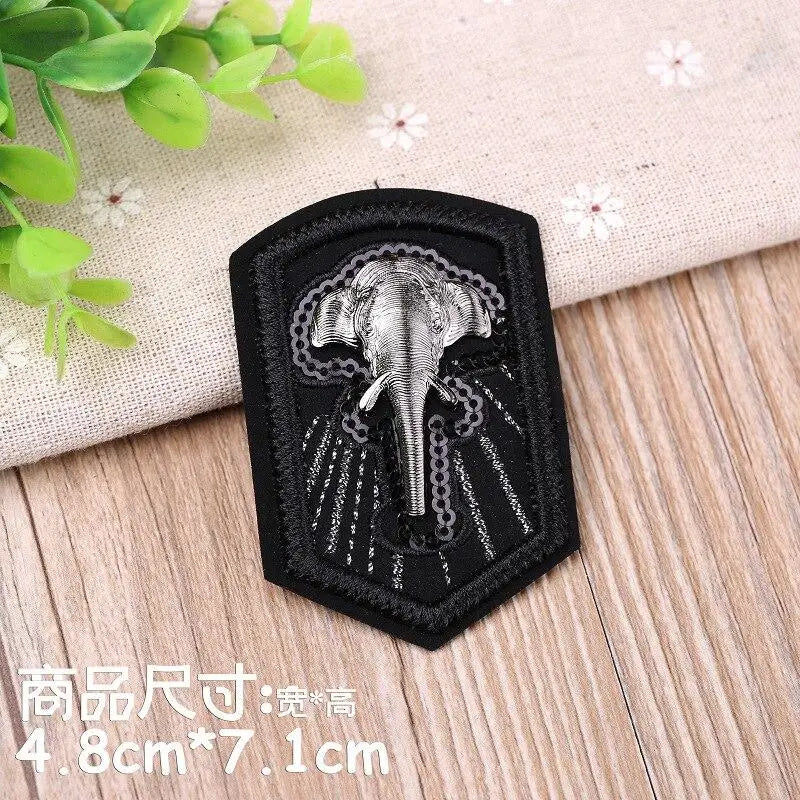 PATCH MILITAIRE AVEC MOTIF D’ALLIAGE