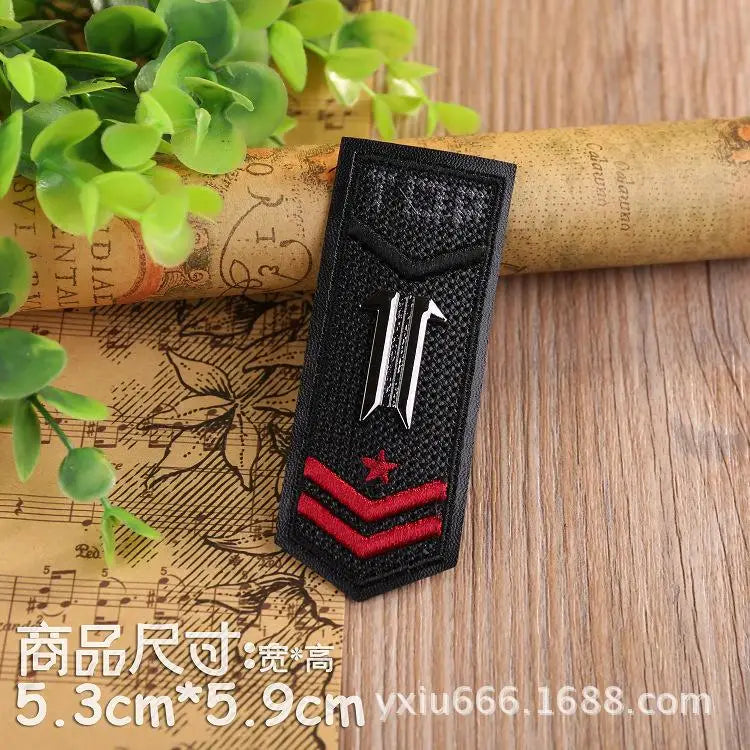 PATCH MILITAIRE AVEC MOTIF D’ALLIAGE