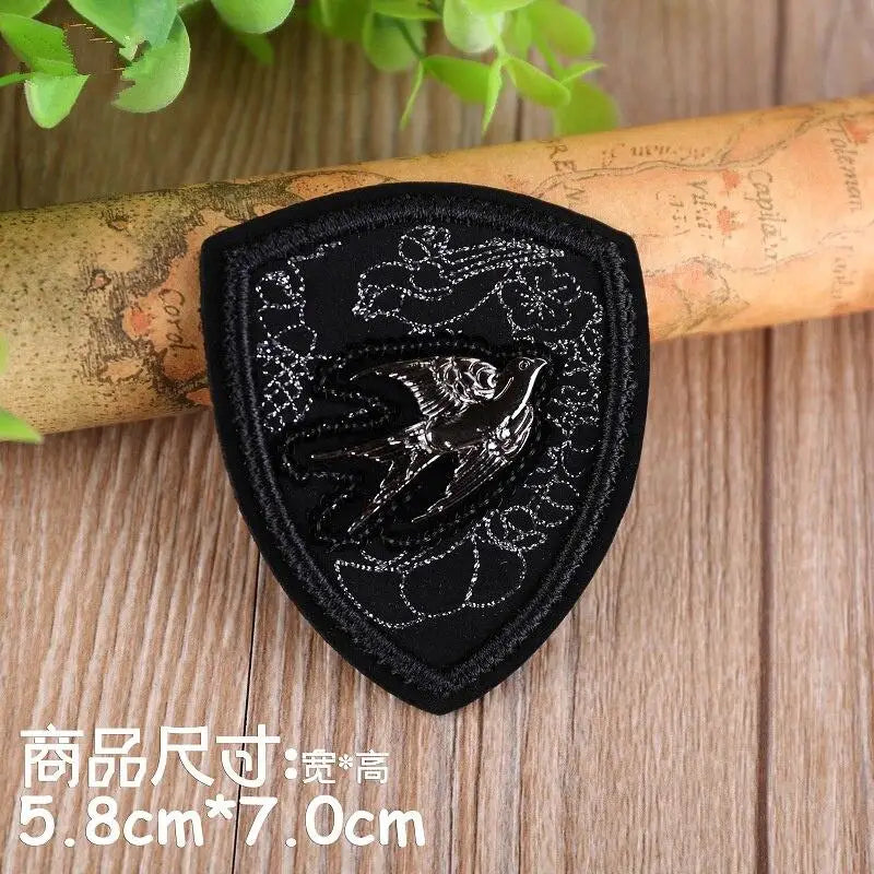 PATCH MILITAIRE AVEC MOTIF D’ALLIAGE