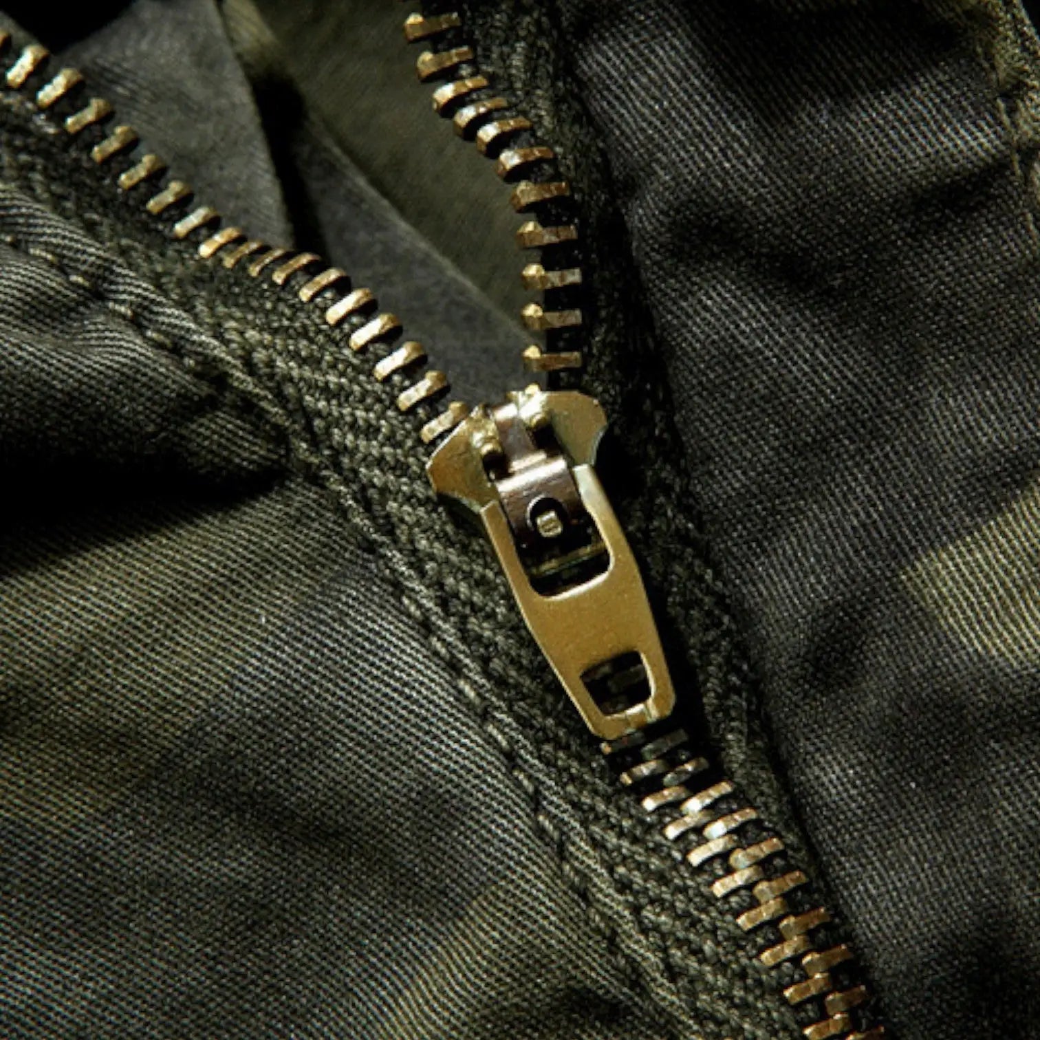 Short camouflage militaire