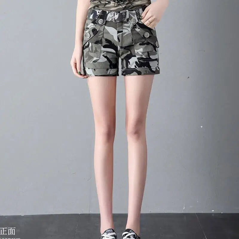 Short militaire femme