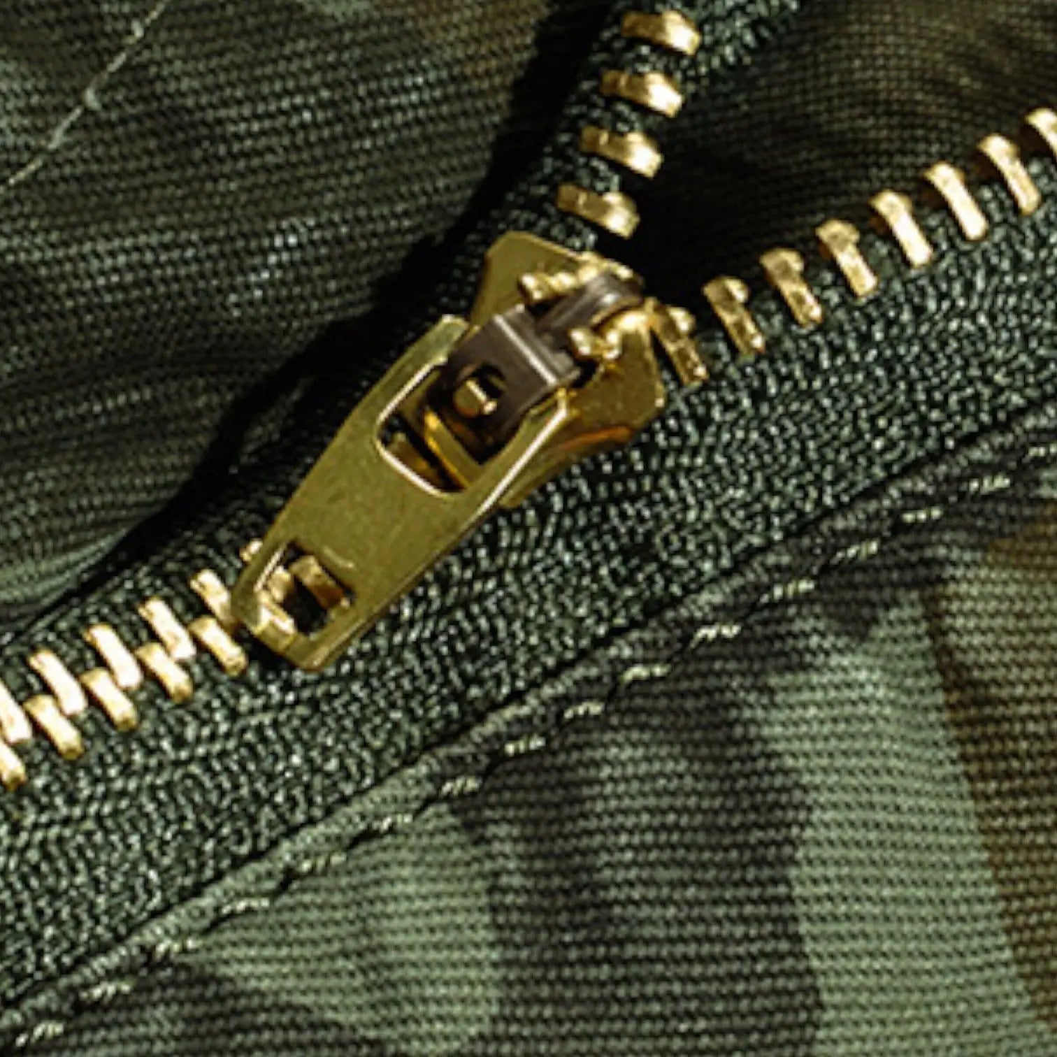 SHORT MILITAIRE - LONGUEUR GENOUX