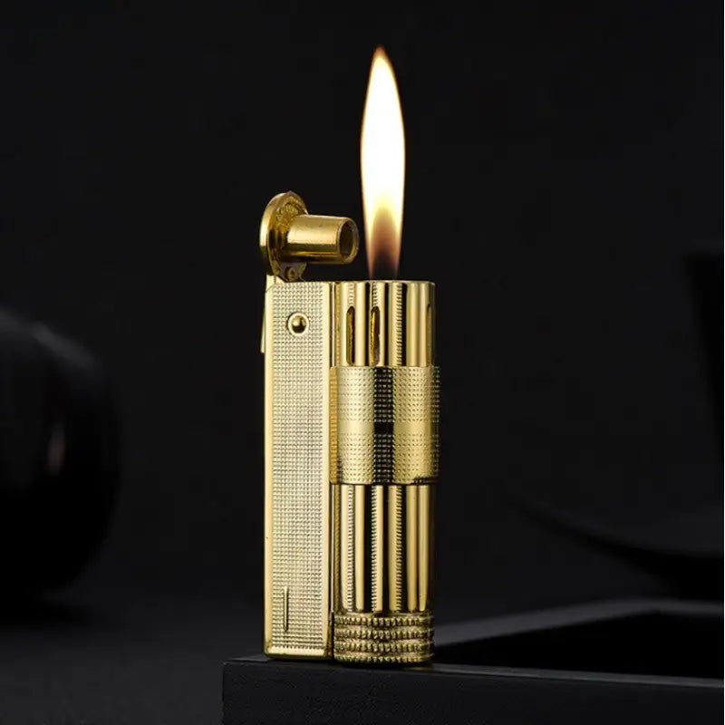 Briquet tempete ancien