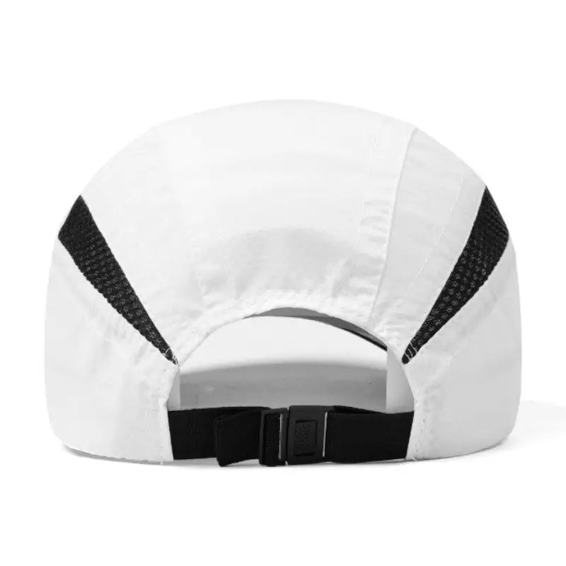 Casquette blanche randonnée