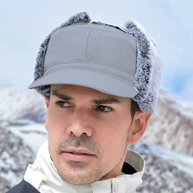 Casquette randonnée hiver avec fourrure
