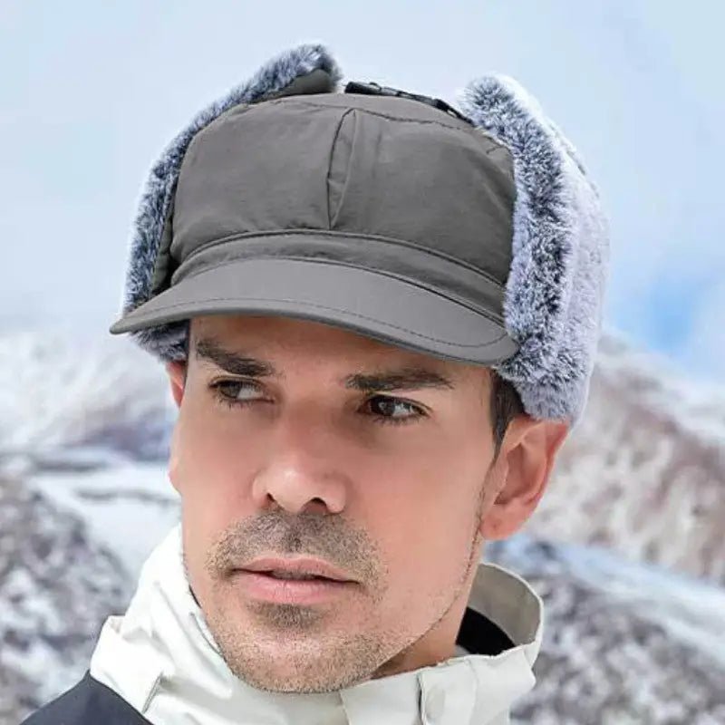 Casquette randonnée hiver avec fourrure