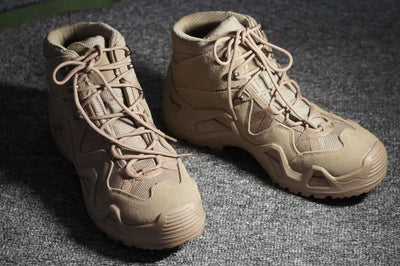 Chaussure de marche militaires