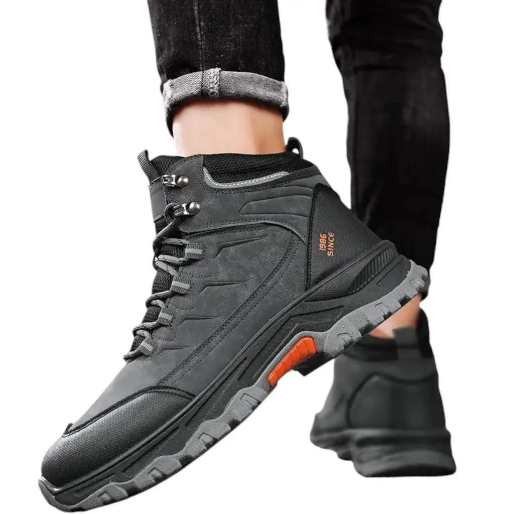 Chaussure de marche montante