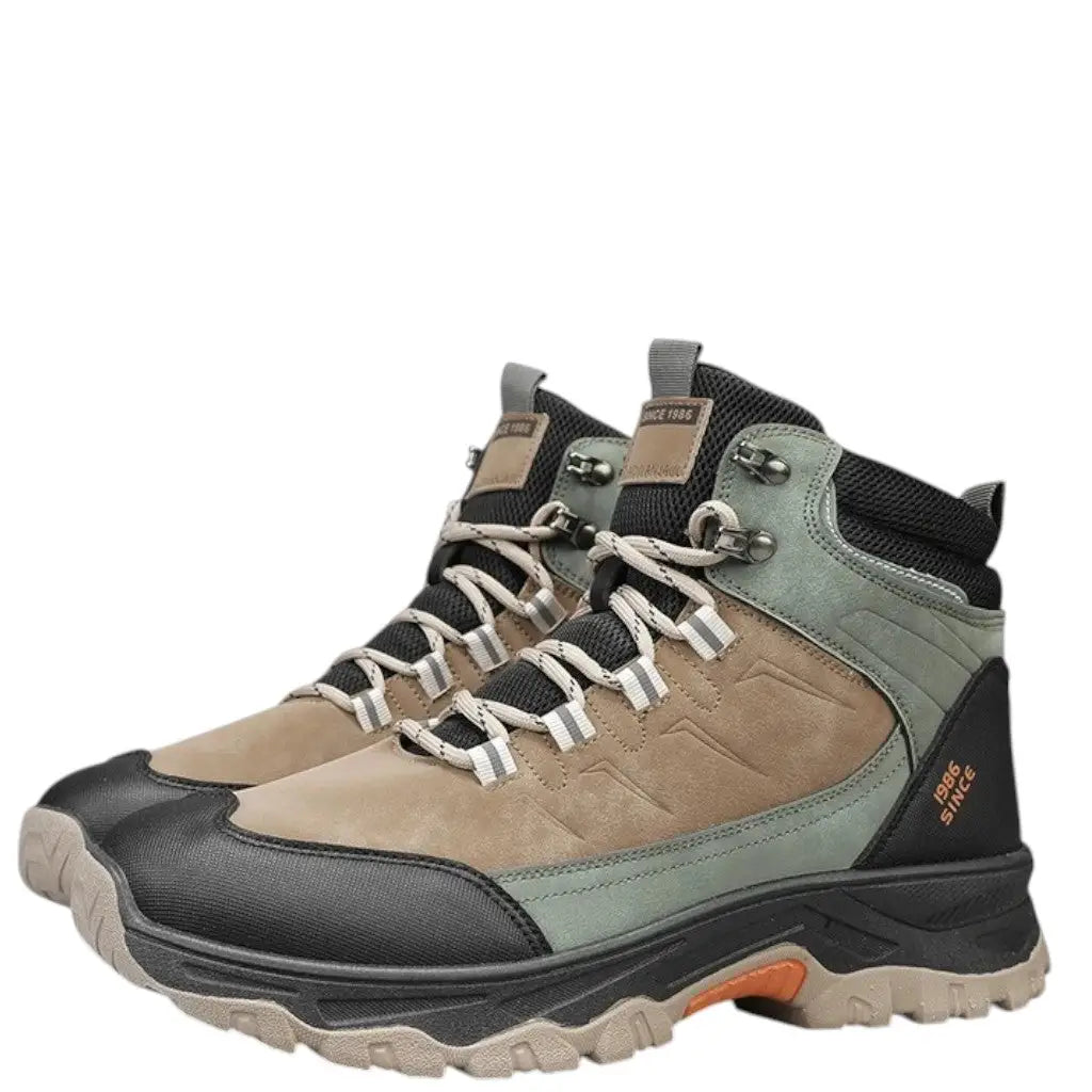 Chaussure de marche montante