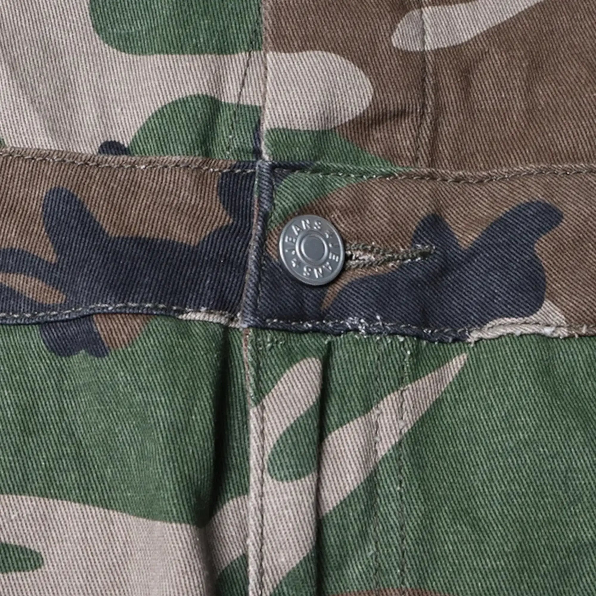 Habit militaire sale