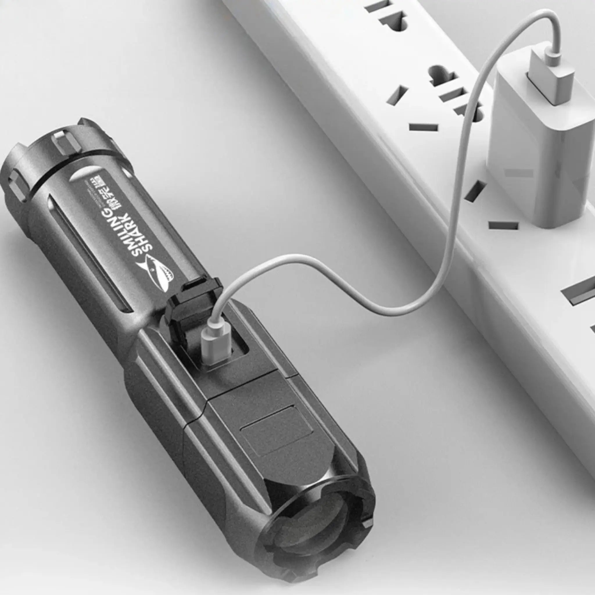 Lampe torche militaire rechargeable