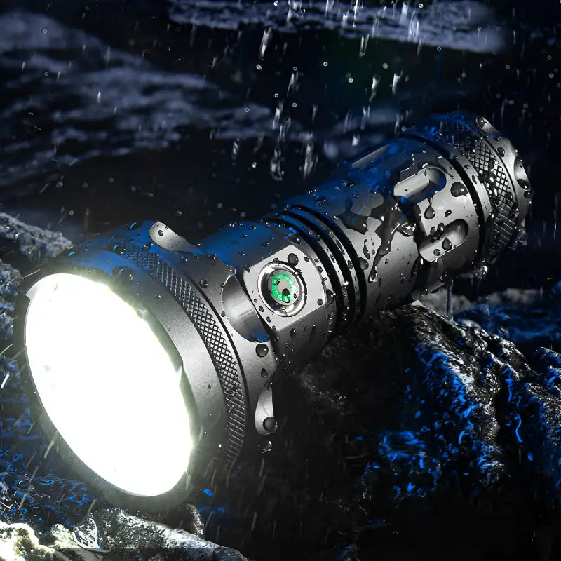 Lampe torche tres puissante