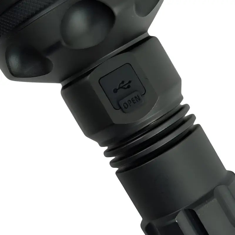 Lampe torche tres puissante