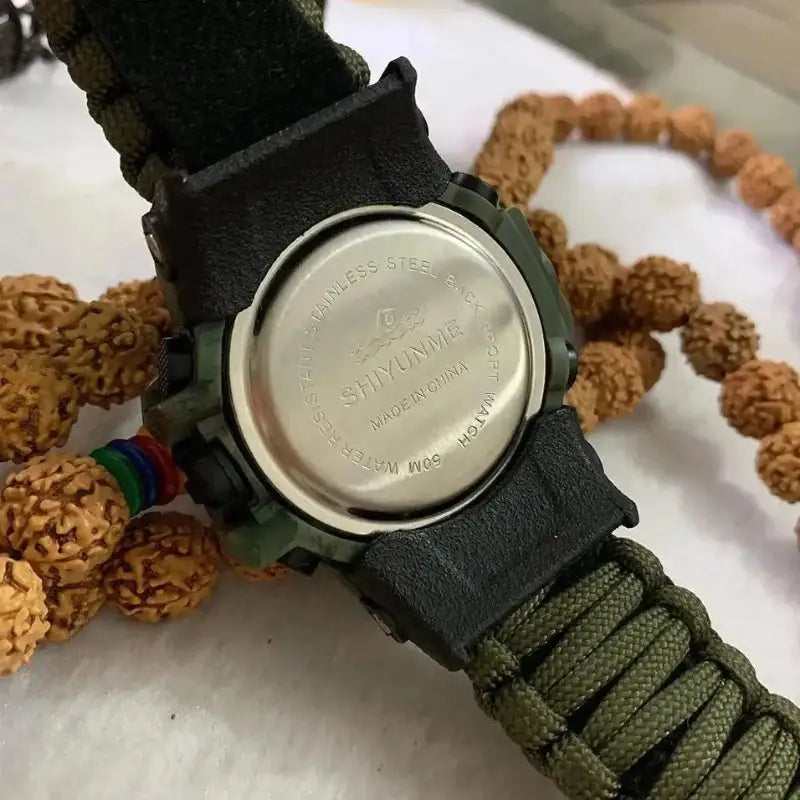 Montre militaire boussole