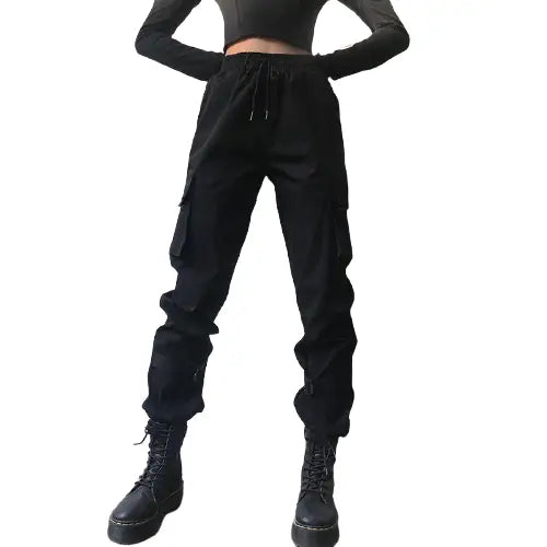 Treillis noir femme sale