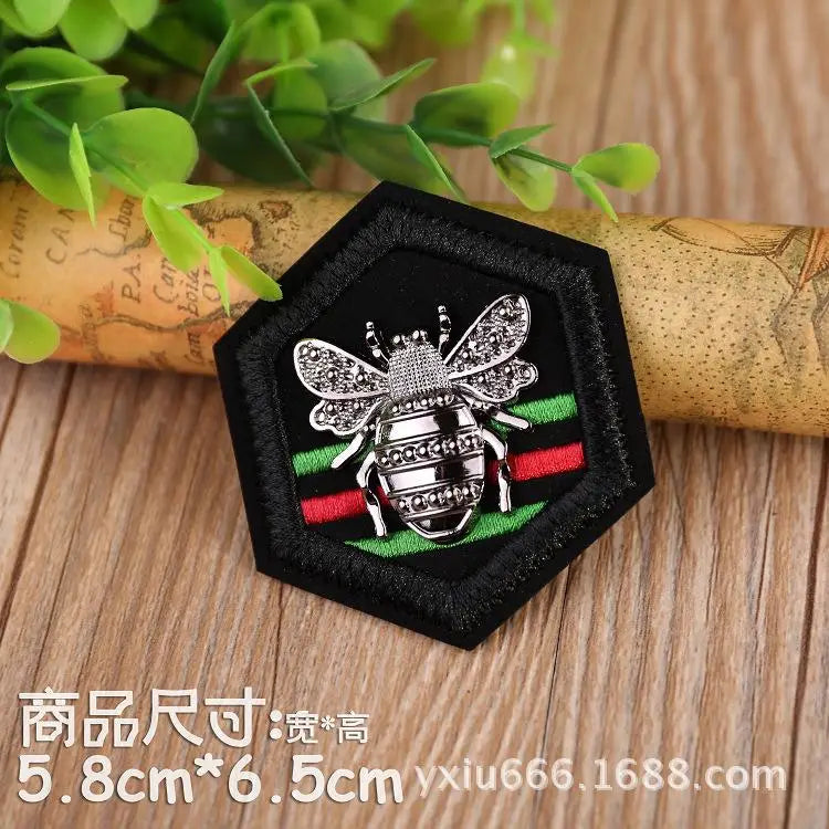 PATCH MILITAIRE AVEC MOTIF D’ALLIAGE