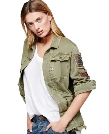 Veste treillis militaire femme sale